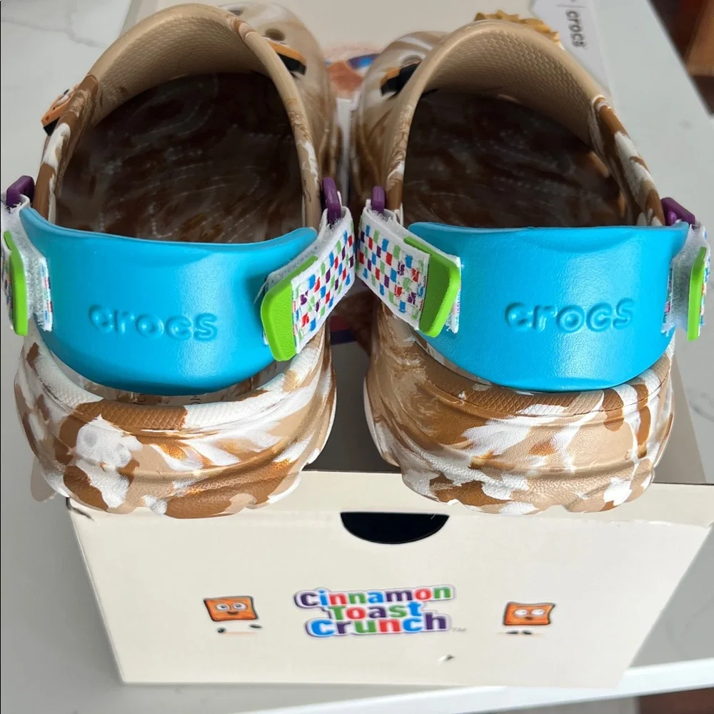 CROCS adult men’s7/woman's9 Tan and Blue NIB NWT Cinnamon Toast Crunch Slippers - Picture 6 of 10